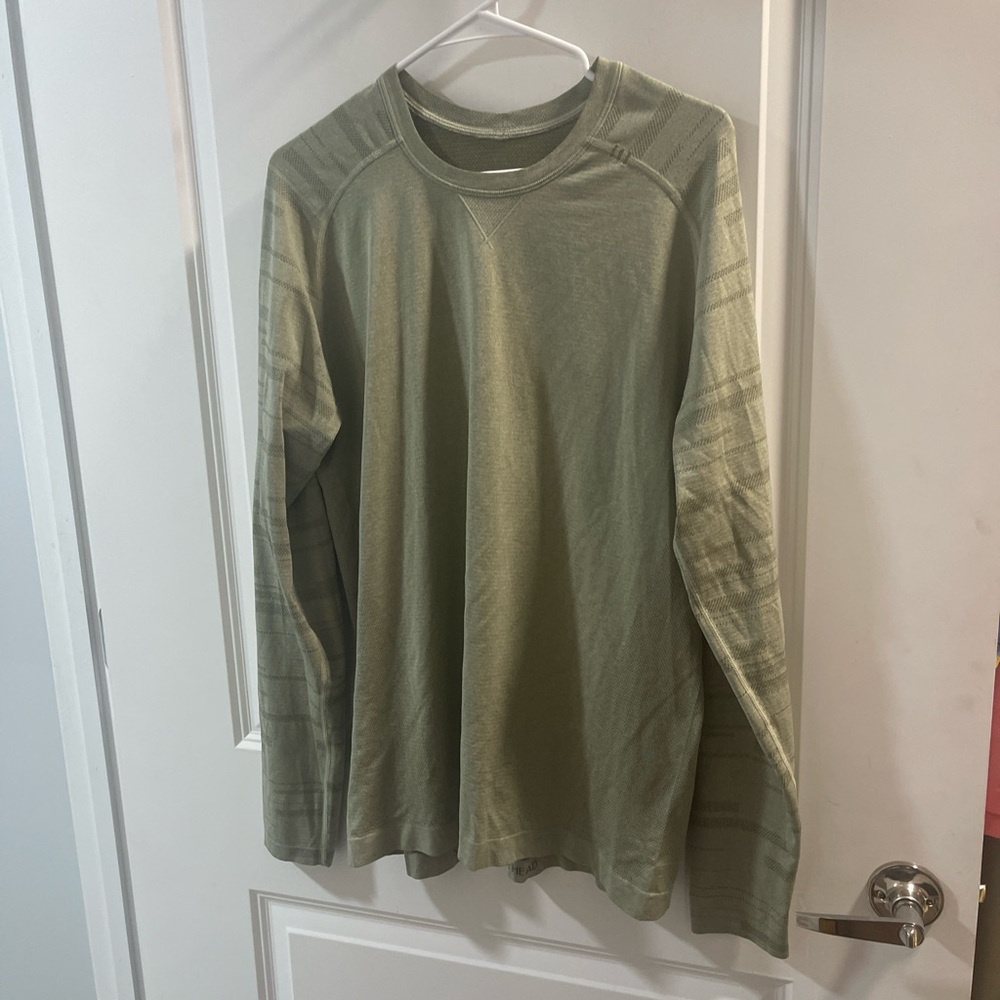 Lululemon Metal Vent Tech Men's Olive Green Long Sleeve Shirt Size